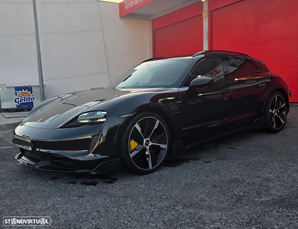 Porsche Taycan Cross Turismo Turbo S - 1