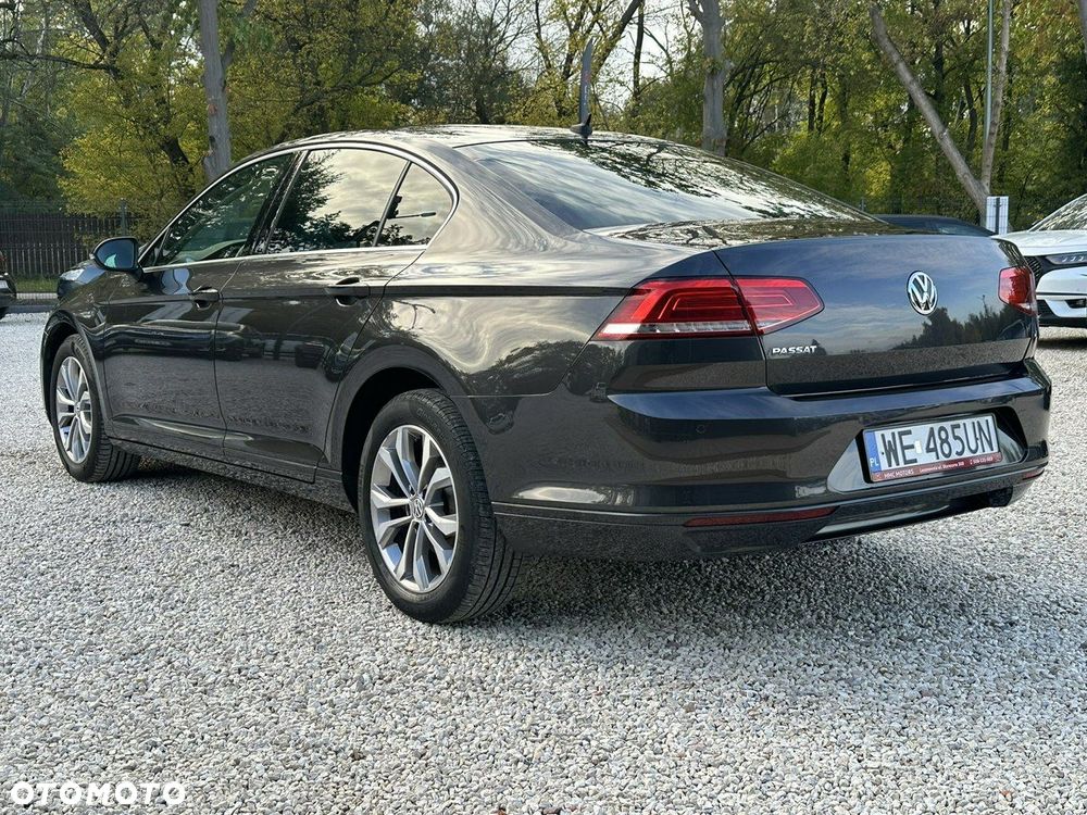 Volkswagen Passat - 6