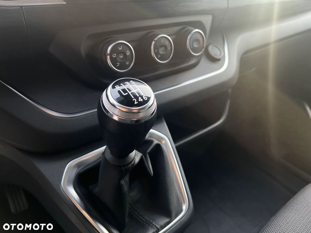 Renault Trafic - 15