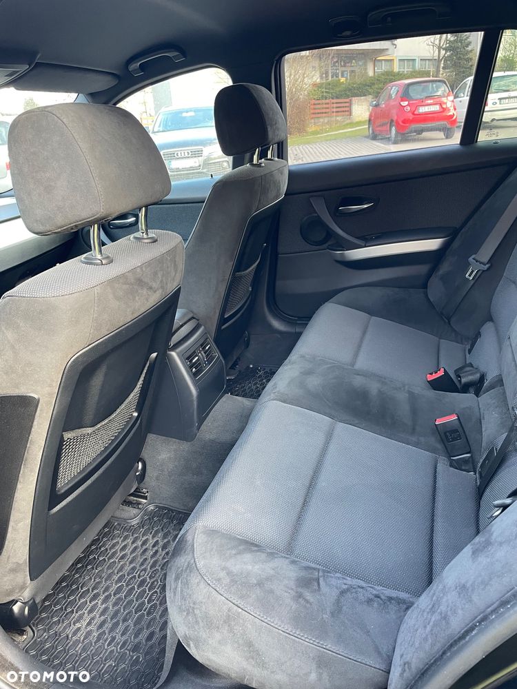 BMW Seria 3 318d DPF Edition Sport - 13