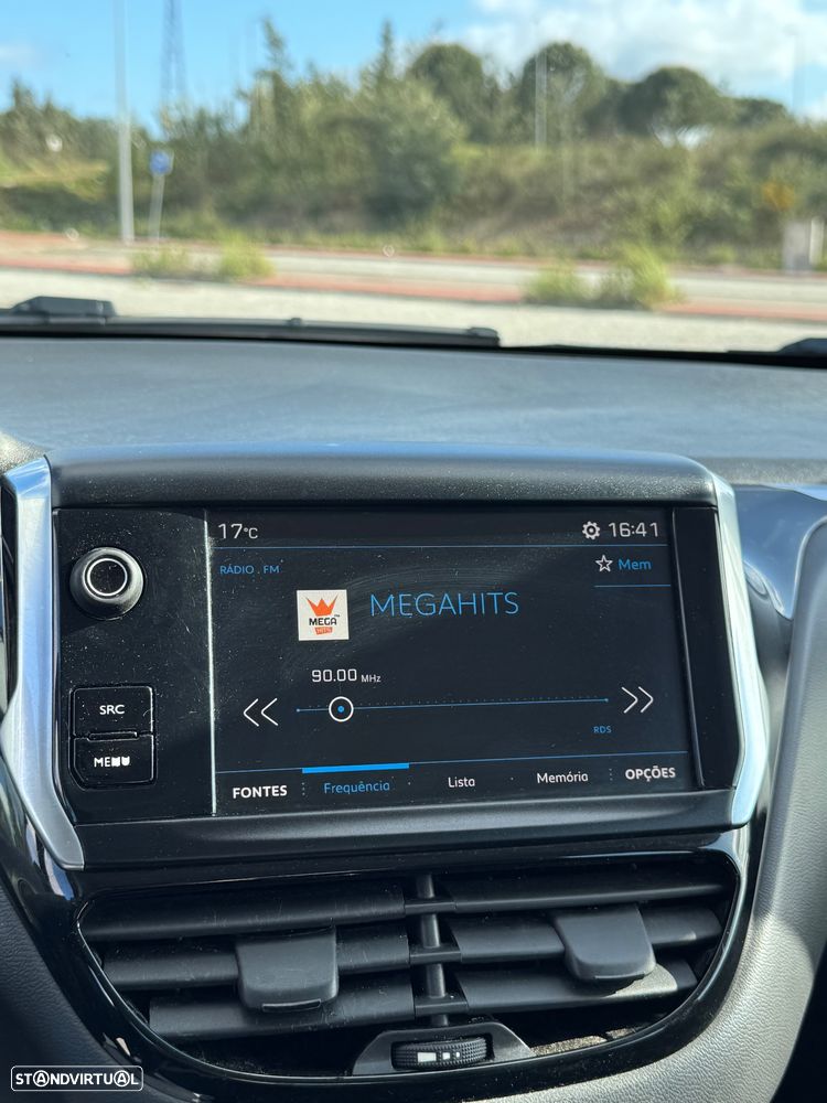 Peugeot 208 BlueHDi 100 Allure - 10