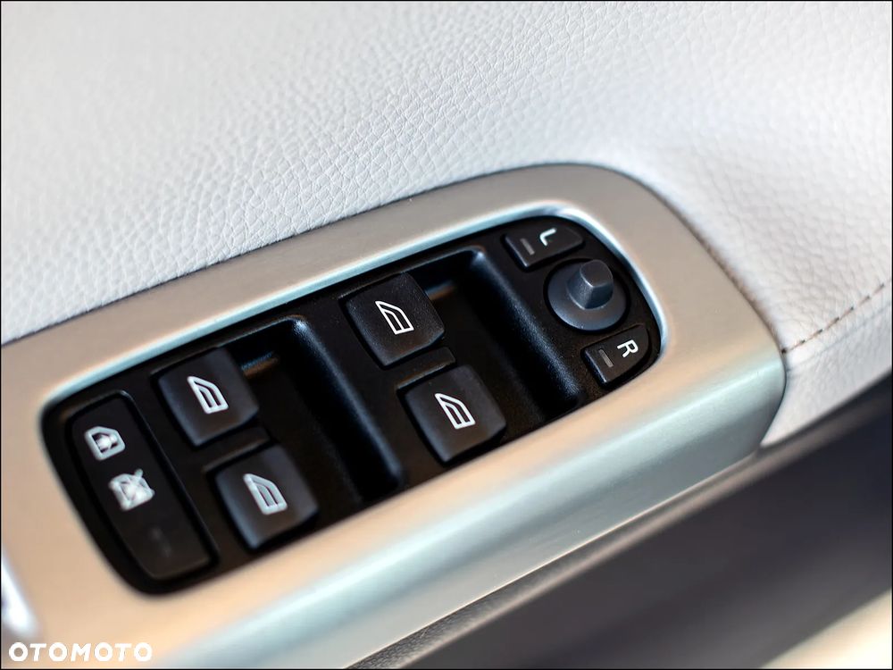 Volvo V50 - 25