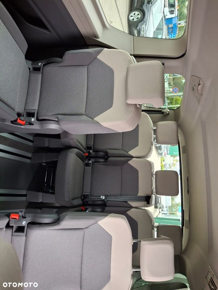 Volkswagen Multivan - 17