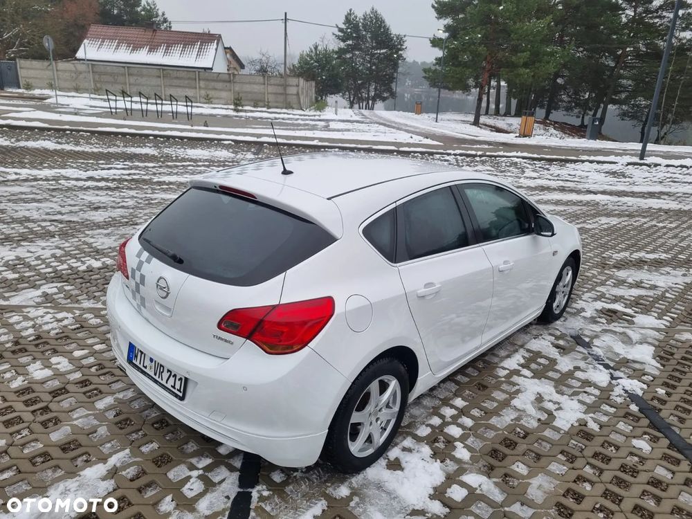 Opel Astra 1.4 Turbo 150 Jahre - 11