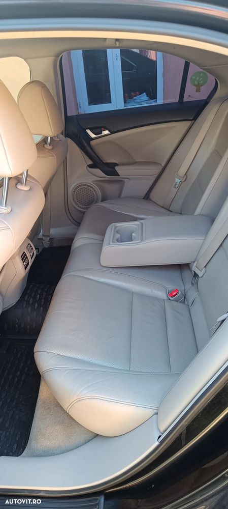 Honda Accord 2.0i MT Executive - 7