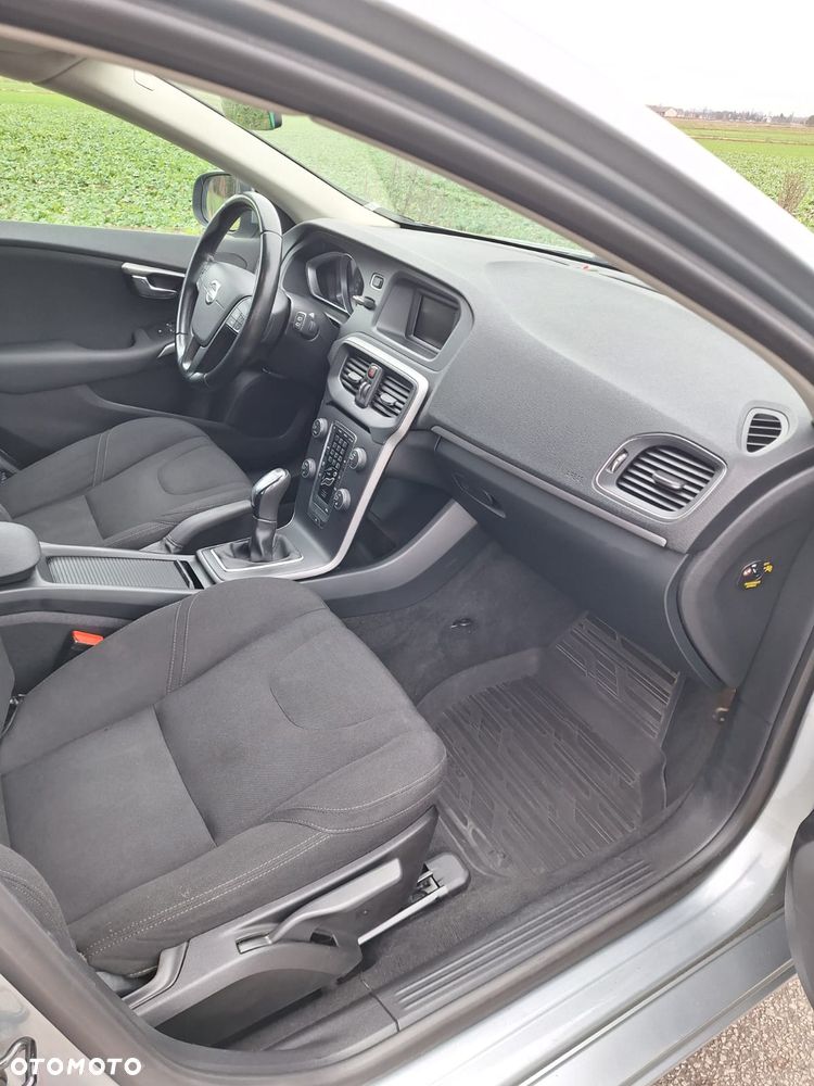 Volvo V40 D2 - 9