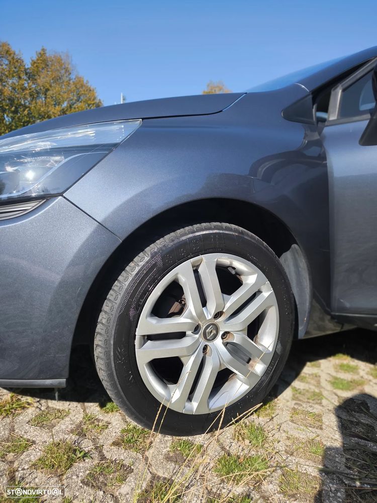Renault Clio Sport Tourer - 27