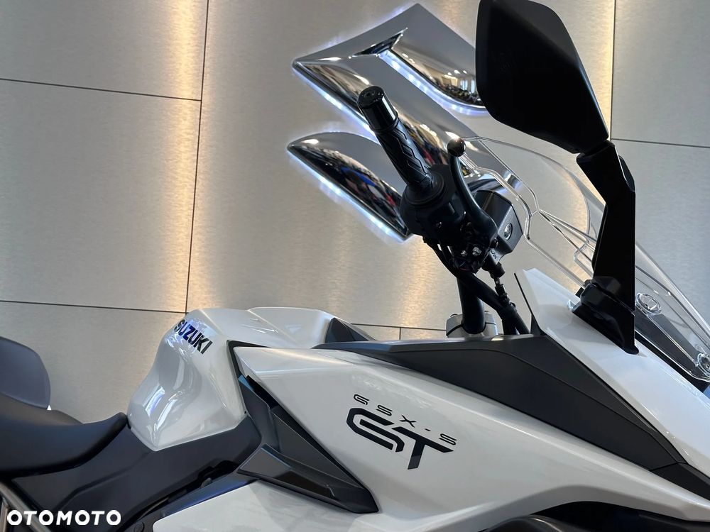 Suzuki GSX - 4
