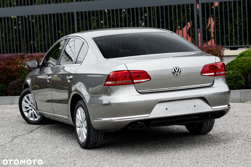 Volkswagen Passat 2.0 Blue TDI SCR Highline - 9