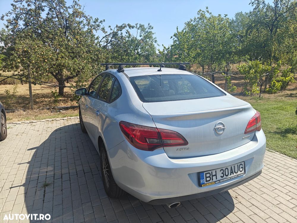 Opel Astra - 2