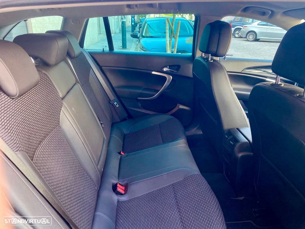 Opel Insignia Sports Tourer - 21
