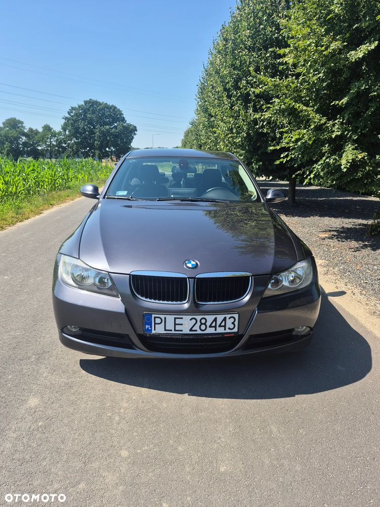 BMW Seria 3 318i - 1
