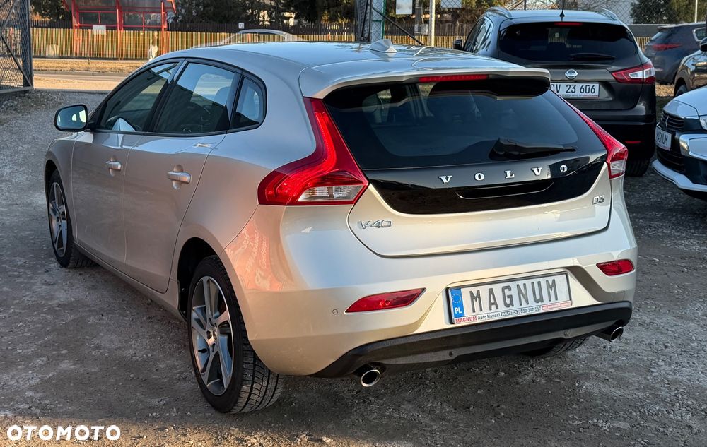 Volvo V40 D3 Momentum - 27