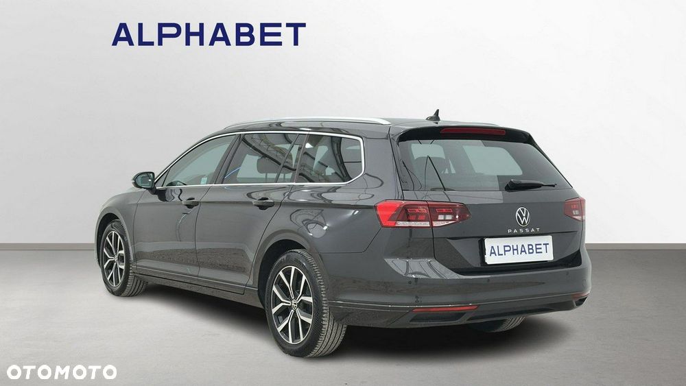 Volkswagen Passat - 4