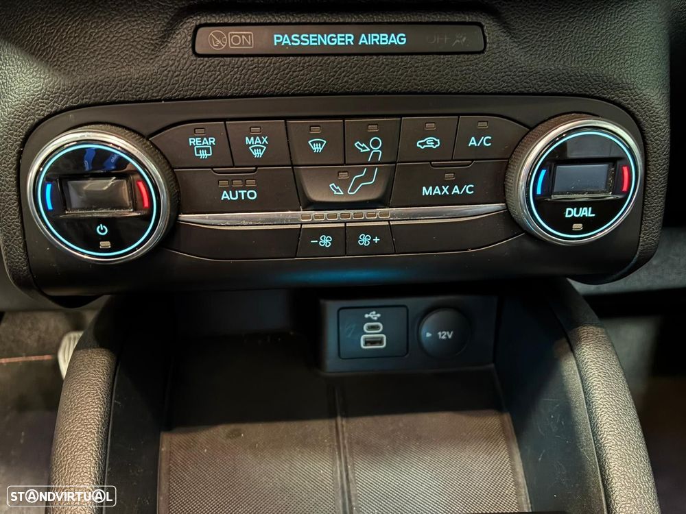 Ford Kuga 1.5 EcoBoost ST-Line - 28