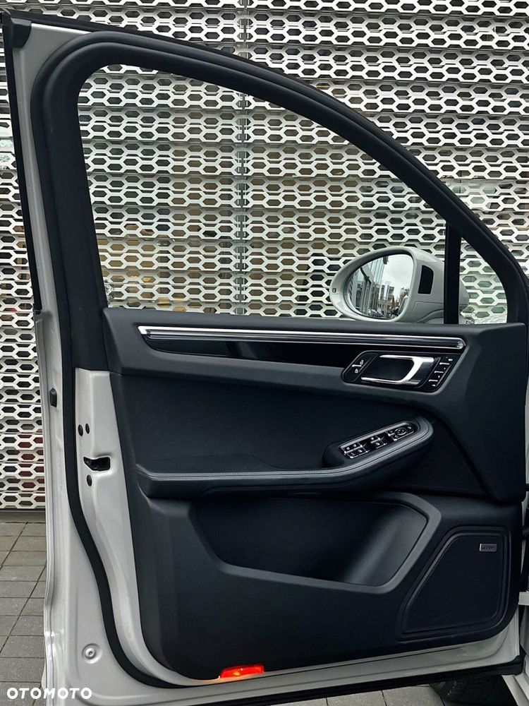 Porsche Macan - 10