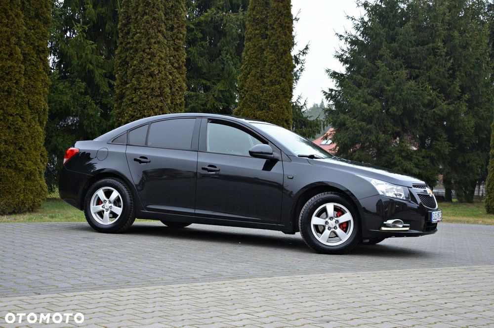 Chevrolet Cruze 1.6 LS - 13