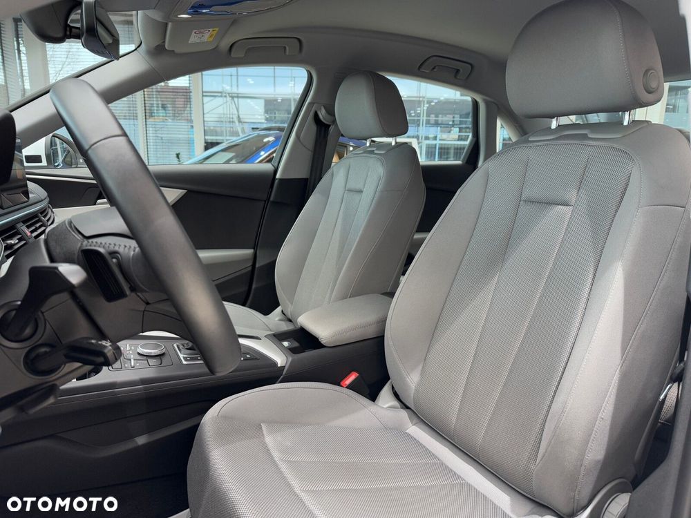 Audi A4 Limousine - 10