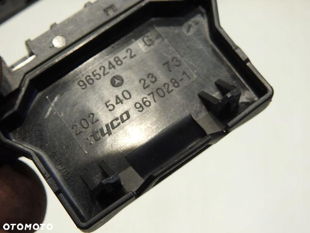 GNIAZDO DIAGNOSTYCZNE OBD2 MERCEDES W245 LIFT 2025402373 965248-2 967028-1 - 5