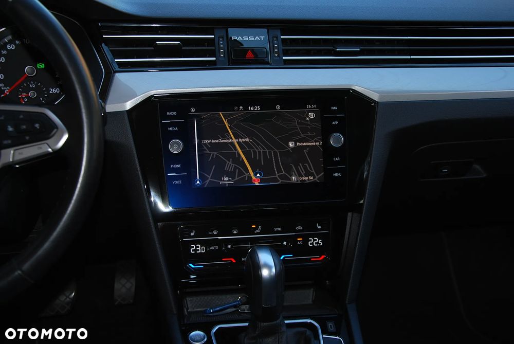 Volkswagen Passat - 36