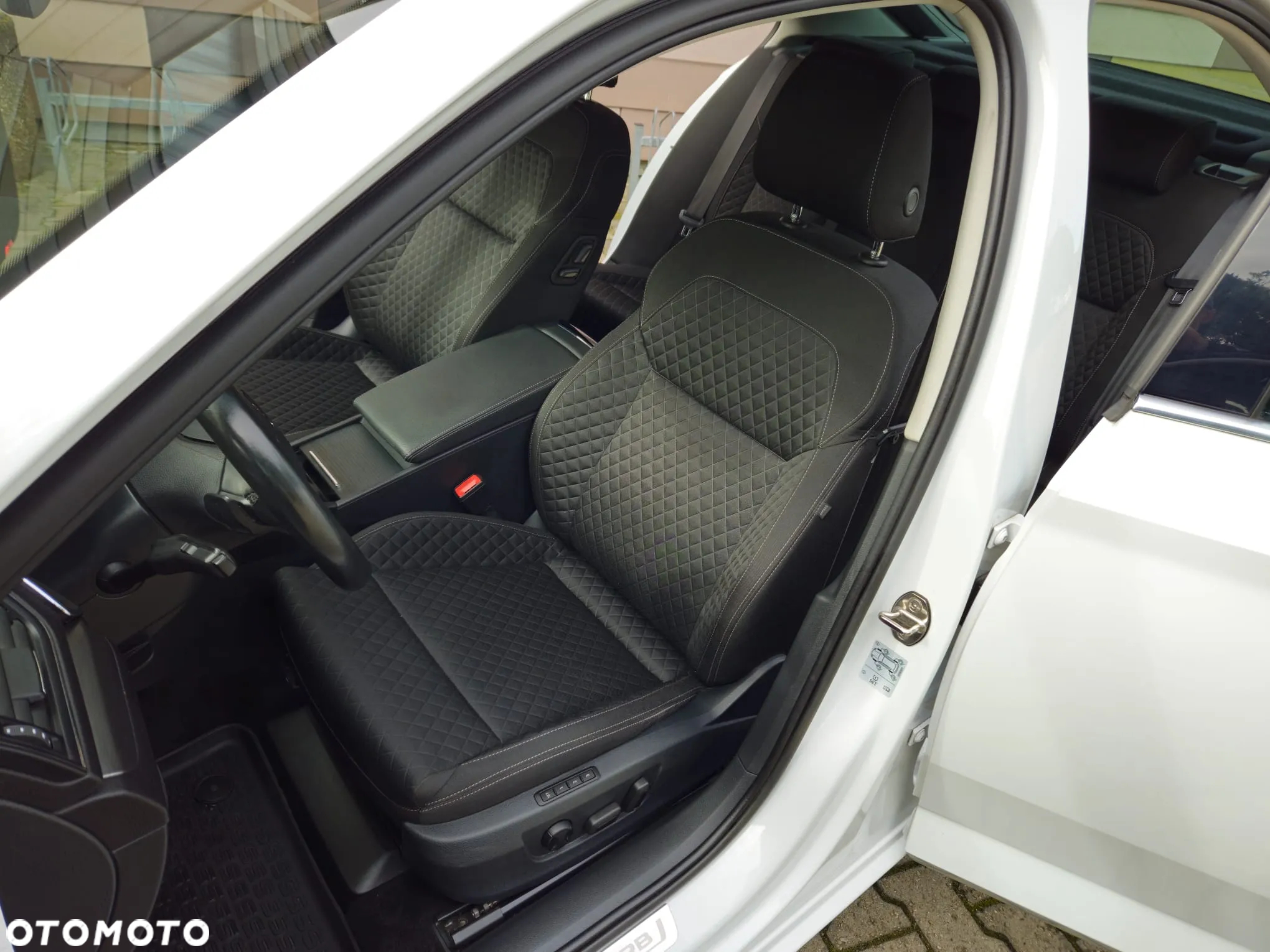 Skoda Superb 2.0 TDI 4x4 Style DSG - 22