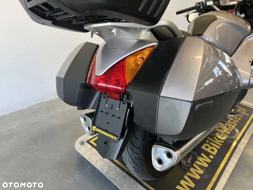Honda ST - 28