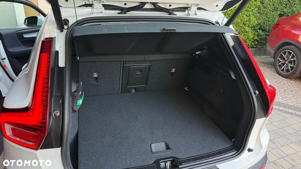 Volvo XC 40 T3 Geartronic Momentum Core - 35