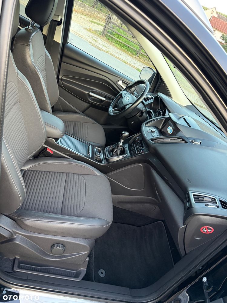 Ford Kuga 2.0 TDCi 2x4 Titanium - 11