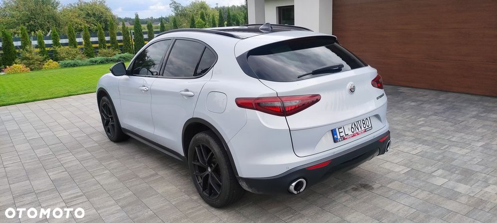 Alfa Romeo Stelvio - 8