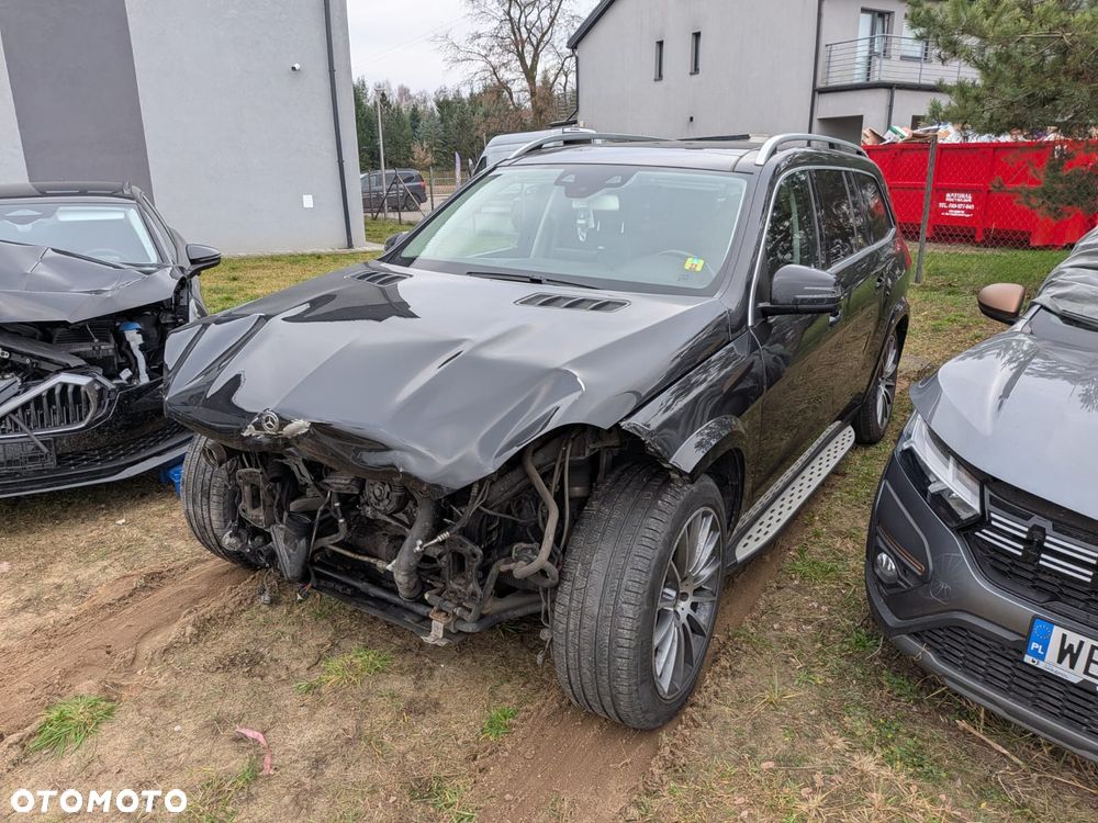 Mercedes-Benz GLS - 2