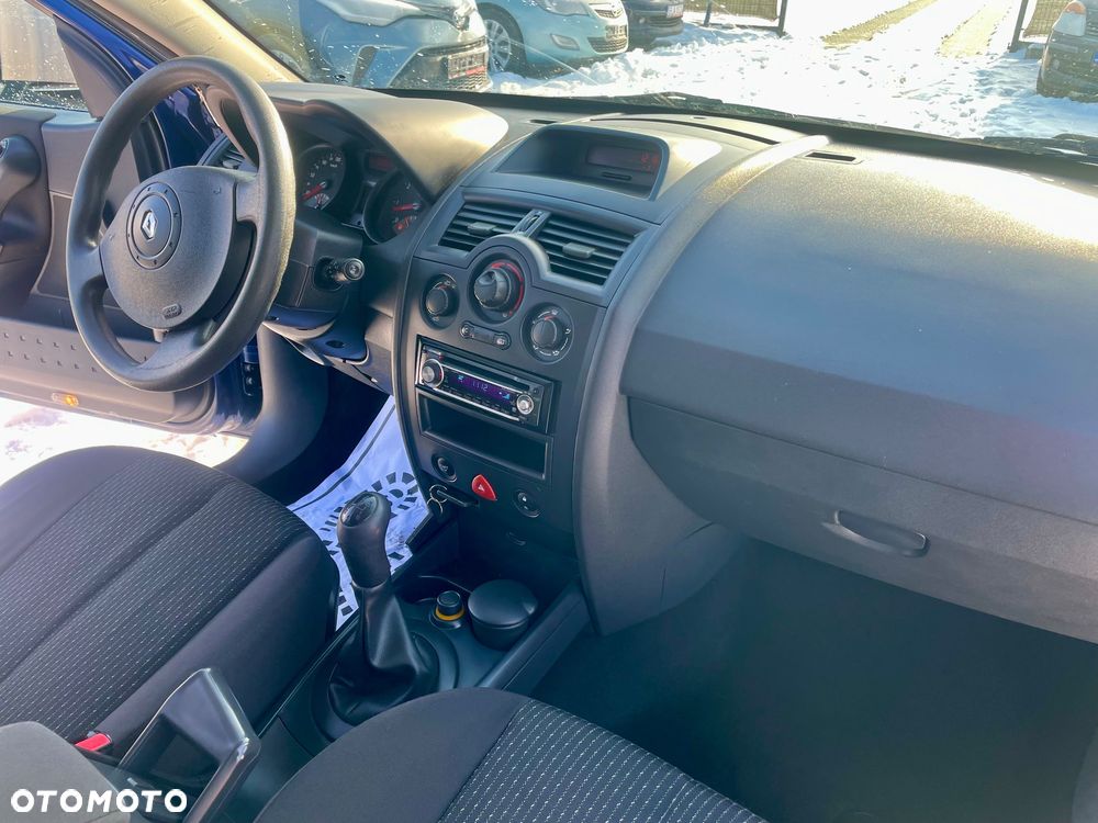 Renault Megane 1.6 RXE 16V - 24