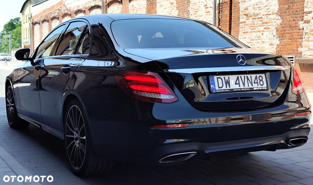 Mercedes-Benz Klasa E 300 9G-TRONIC AMG Line - 7
