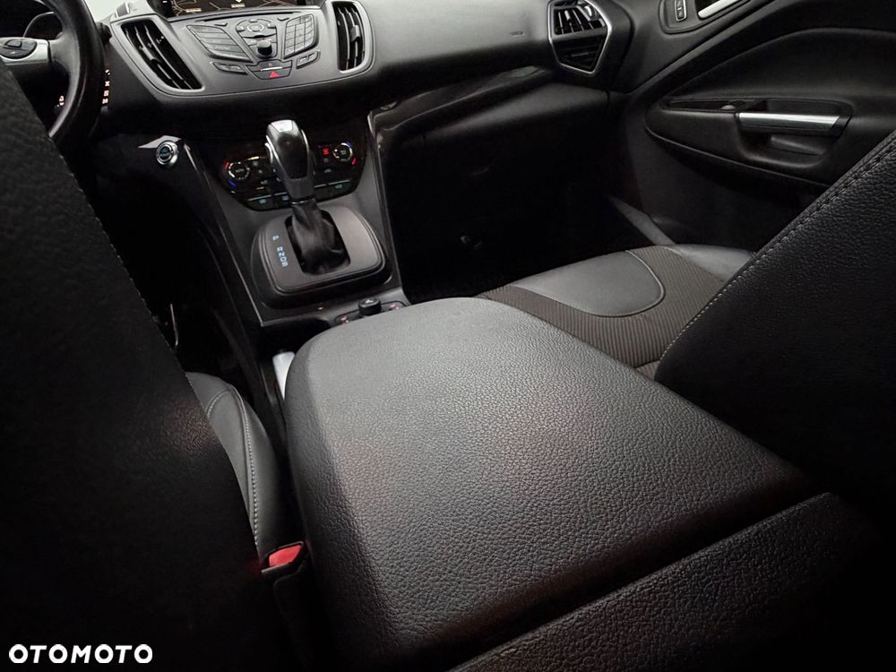 Ford Kuga 2.0 TDCi 4WD Titanium Plus - 24