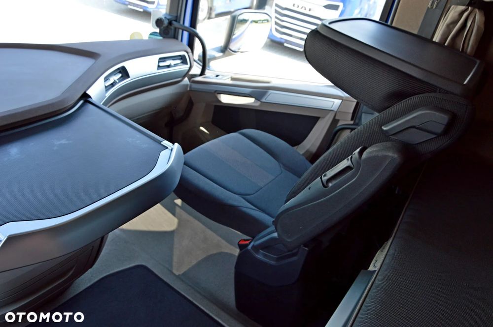 DAF XG+ 530 / ZF INTARDER / KLIMA POST. / FULL LED / ALUFELGI / - 33