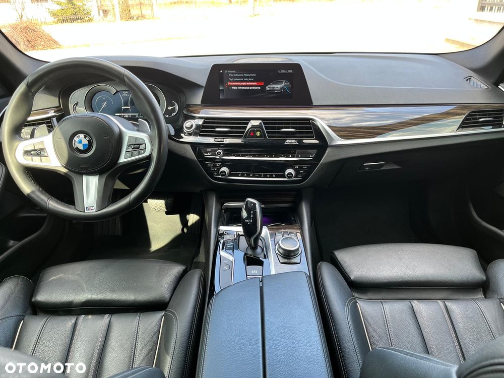 BMW Seria 5 530i xDrive mHEV Luxury Line sport - 12