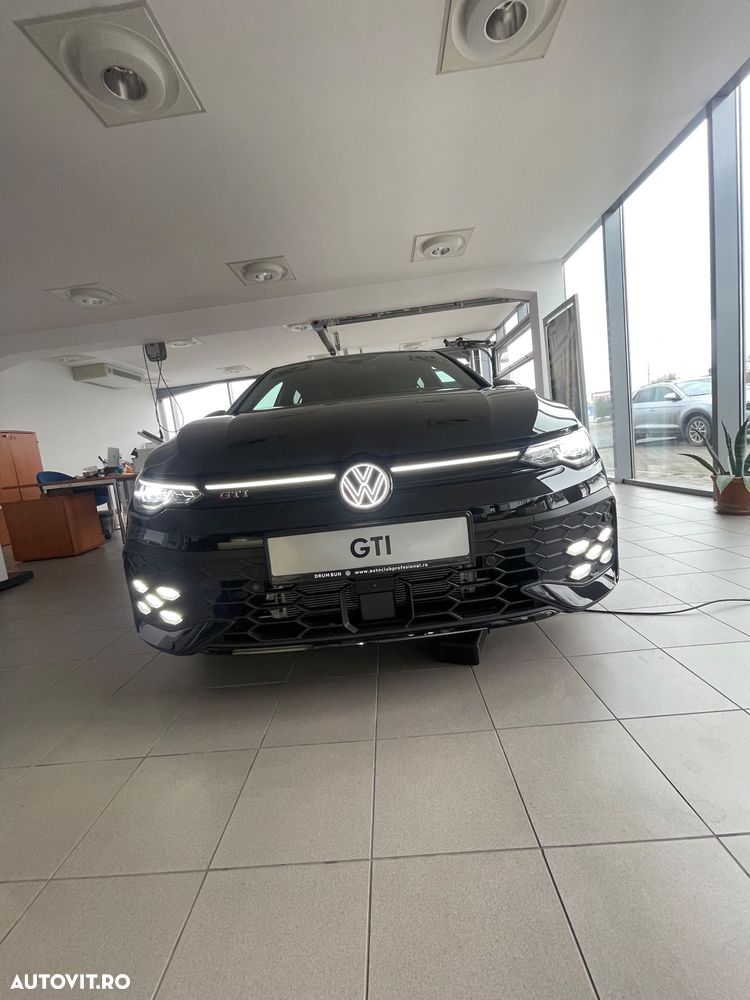 Volkswagen Golf - 10