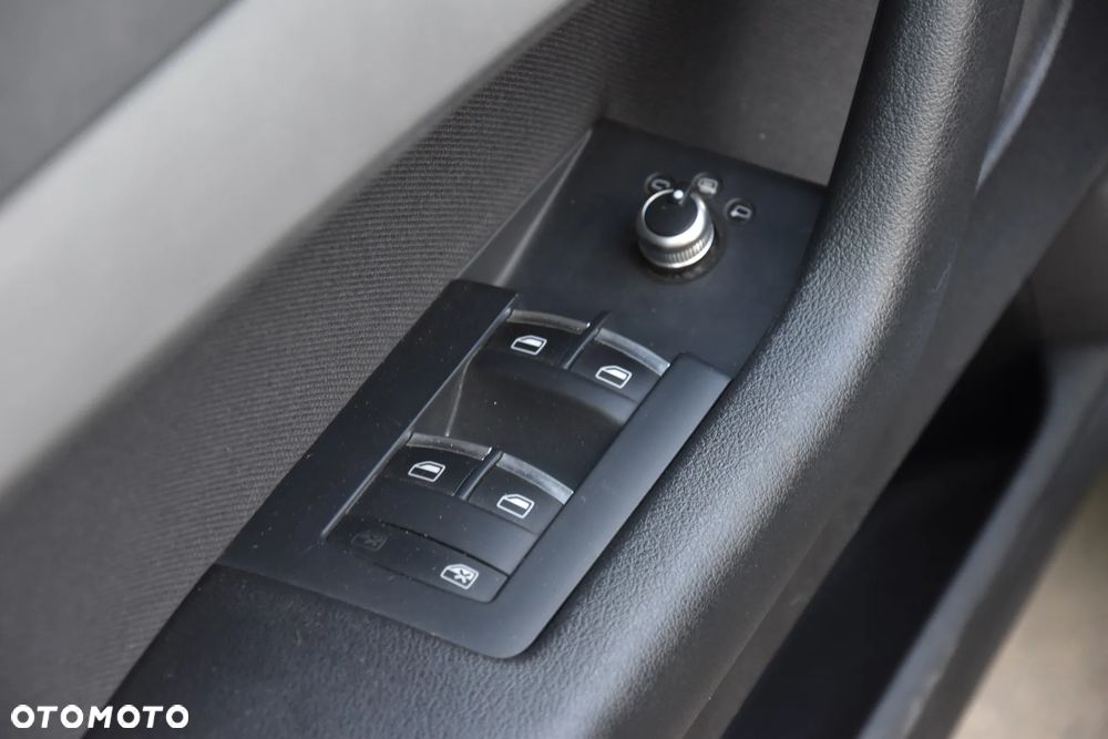Audi A3 Sportback 2.0 TDI DPF quattro Attraction - 23
