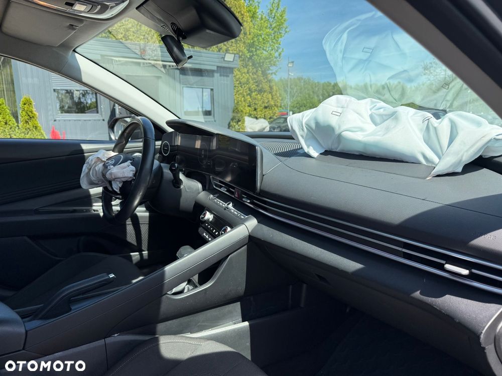 Hyundai Elantra 1.6 Modern CVT - 17