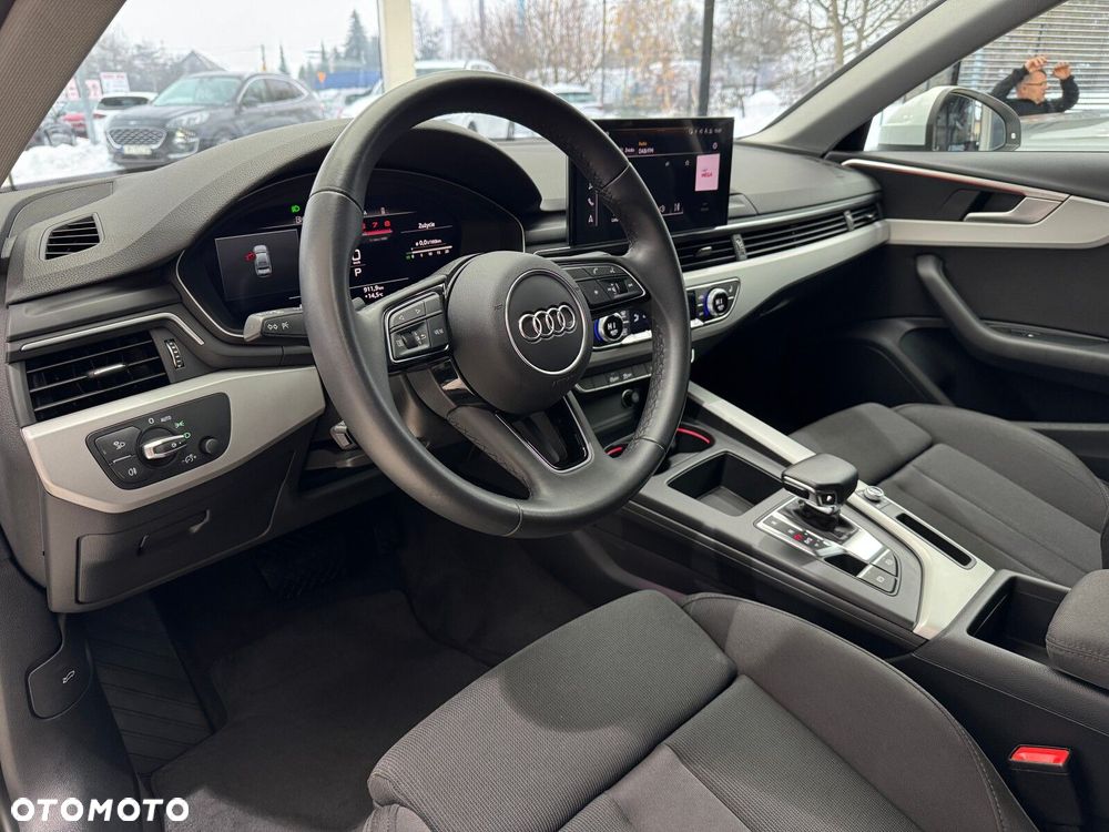 Audi A4 Limousine - 8