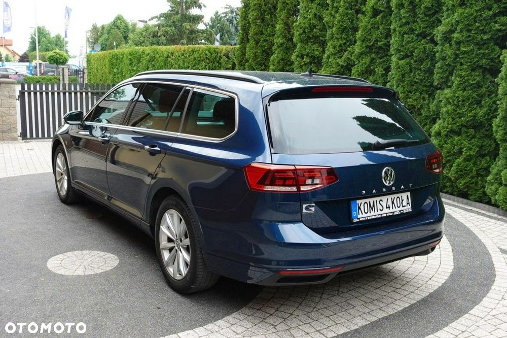 Volkswagen Passat - 4