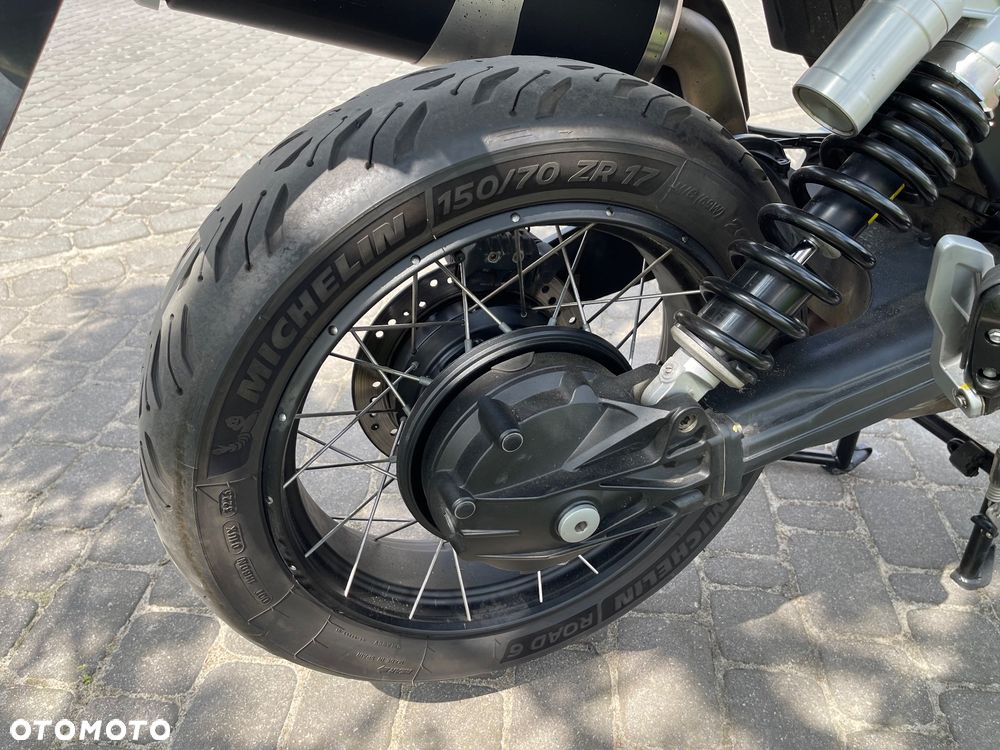 Moto Guzzi V85 - 15