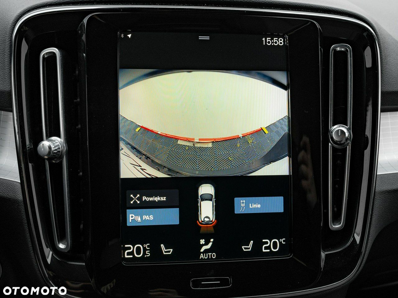 Volvo XC 40 T3 Momentum Pro - 23