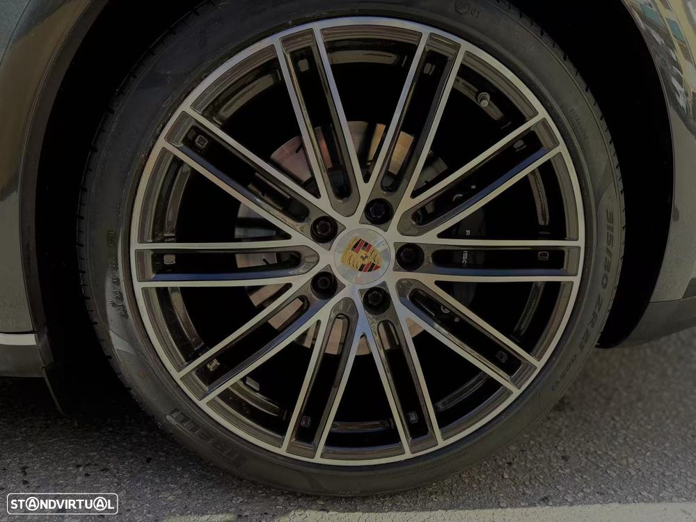 Porsche Panamera 4 E-Hybrid Platinum Edition - 9