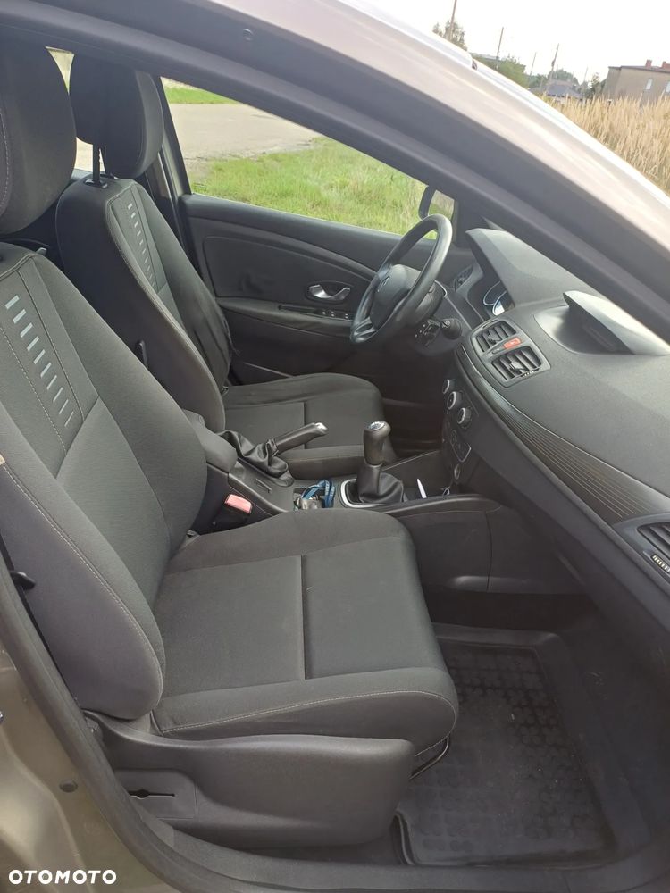 Renault Megane ver-1-6-16v-100-expression - 7