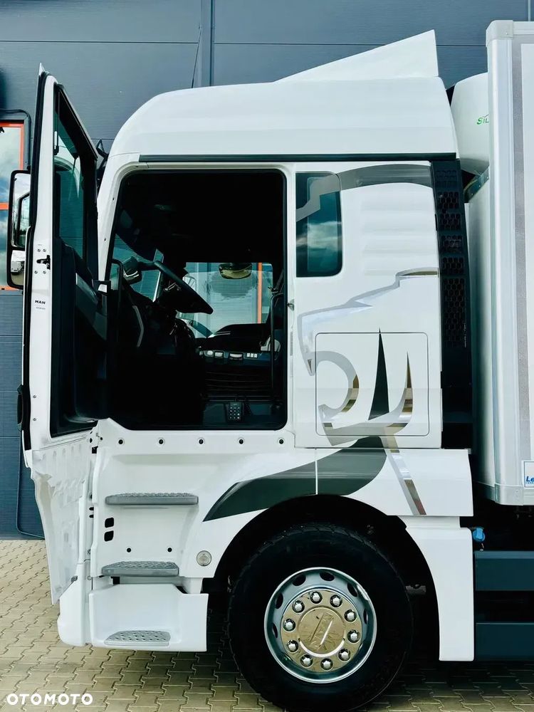 MAN MAN MAN TGX 26.440 // E6 // chłodnia z windą // 22 Epal // sypialka // - 28