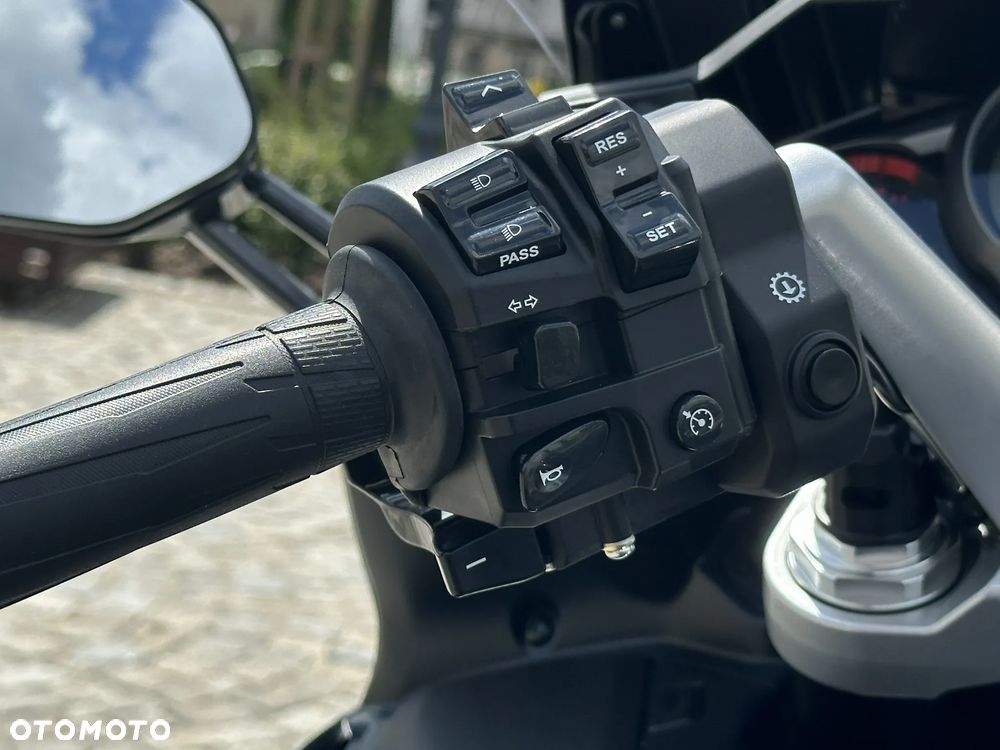 Yamaha FJR - 18