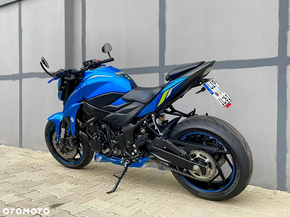 Suzuki GSX - 6