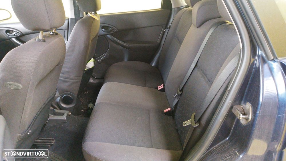 Ford Focus 1.8 TDdi Comfort - 12