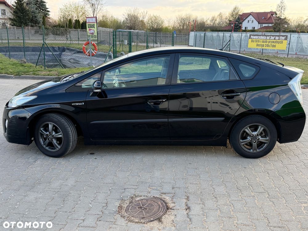 Toyota Prius 1.8 HSD Active - 8