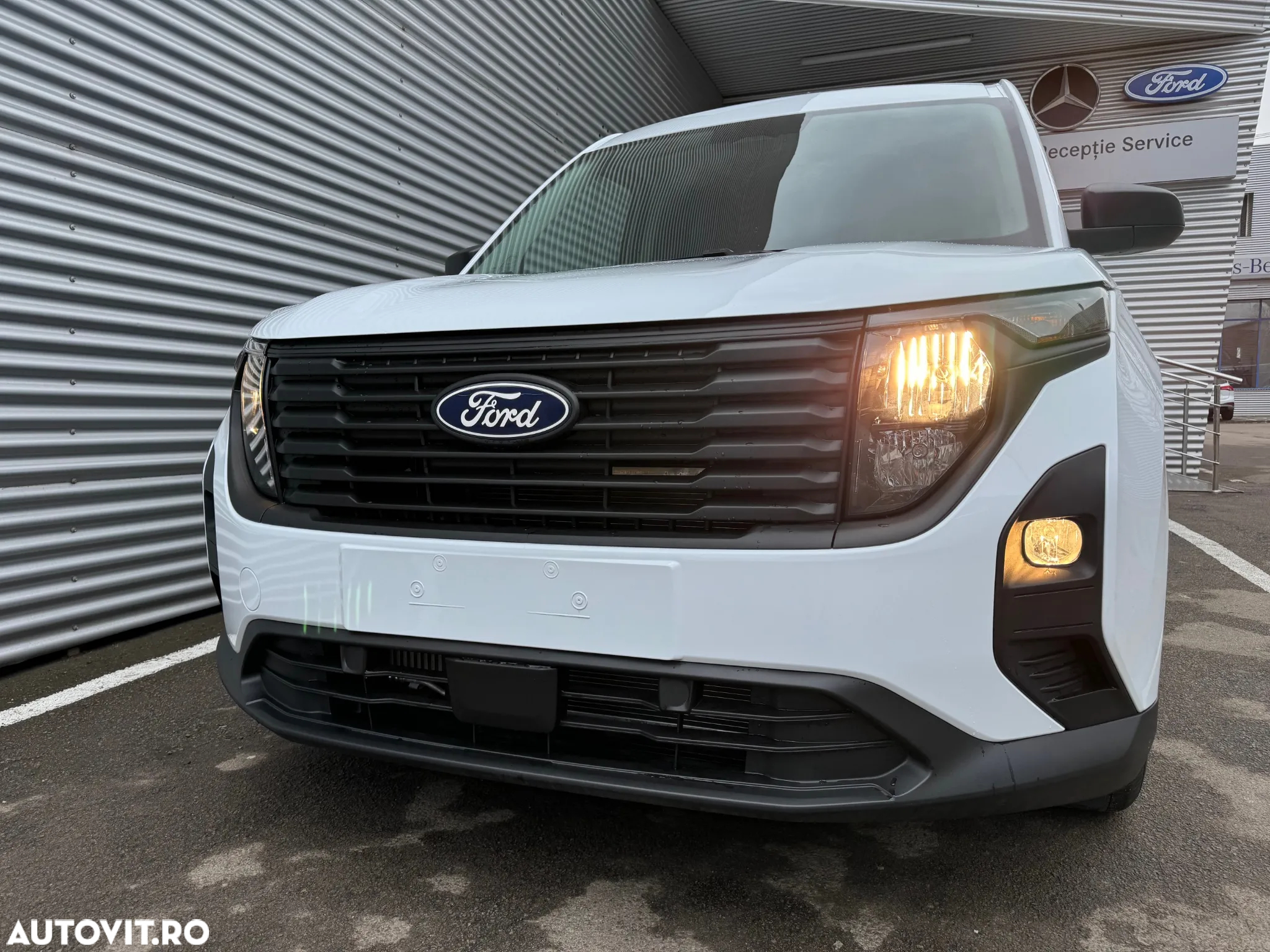 Ford Courier - 12